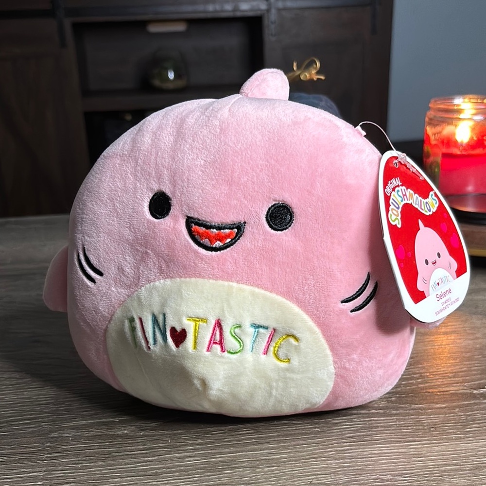 NWT Selene the Pink Shark “Fintastic” Squishmallow 7”